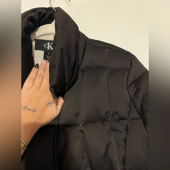 Calvin Klein Puffer Jacket - Picture 3 of 6
